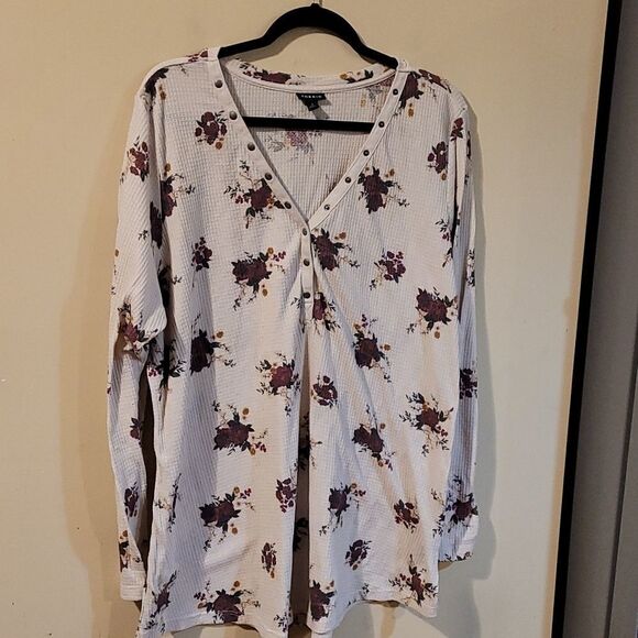 Torrid top New condition Size 4 - Picture 1 of 6
